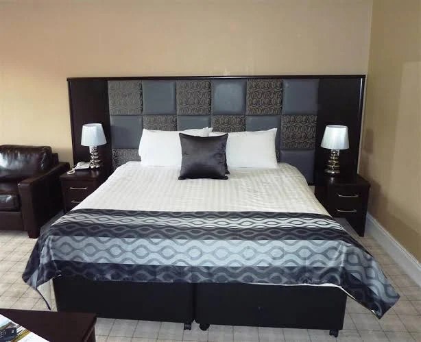 Buchanan Arms bedroom